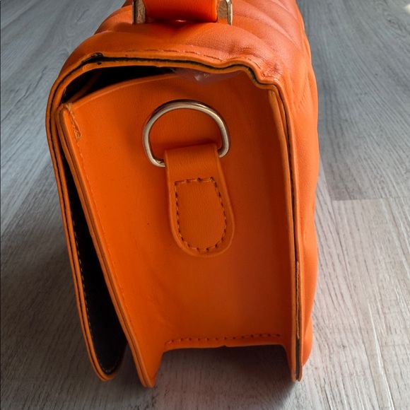 Bolsa tipo clutch / shoulder bag acolchada color naranja vibrante - Picture 5 of 7